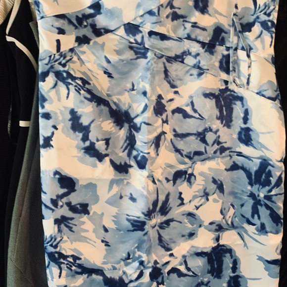 Summer dress Strapless -or use the detachable strap that comes with it. Sz 10 - Picture 6 of 12